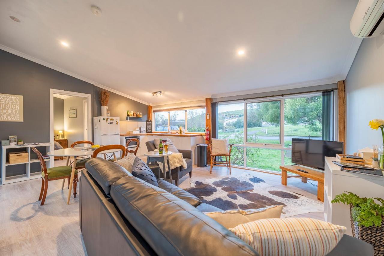 Platypus Waters B&B Смиттон Экстерьер фото